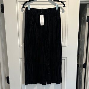 NWT BCBGeneration Black Shimmery Pleated Pants